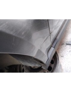 ALETA DELANTERA IZQUIERDA VOLKSWAGEN PASSAT BERLINA (3B3)... 2