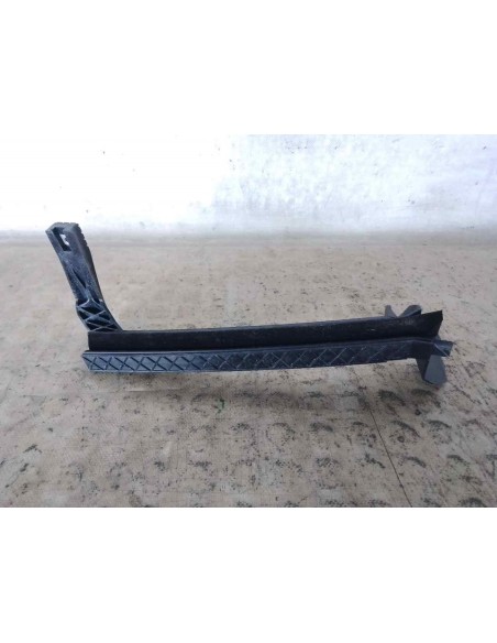 SOPORTE / GUIA PUERTA CORREDERA FORD KA+ (CDU) - 230036