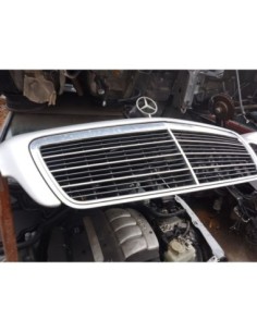 REJILLA DELANTERA MERCEDES-BENZ CLASE E (BM 210) BERLINA...