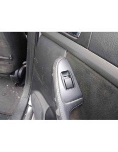 MANDO ELEVALUNAS TRASERO DERECHO TOYOTA AVENSIS BERLINA...