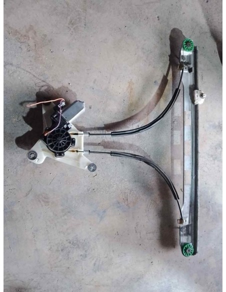 ELEVALUNAS DELANTERO DERECHO RENAULT MASTER III CAMIÓN/CHASIS - 234825