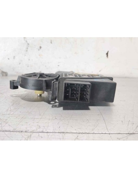 MOTOR ELEVALUNAS DELANTERO DERECHO VOLKSWAGEN POLO IV (9N3) - 272433