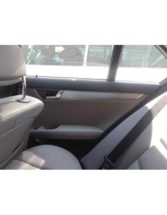 GUARNECIDO PUERTA TRASERA DERECHA MERCEDES-BENZ CLASE C...
