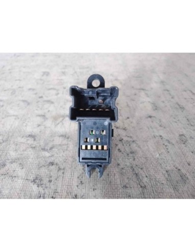 MANDO ELEVALUNAS DELANTERO DERECHO NISSAN NOTE...