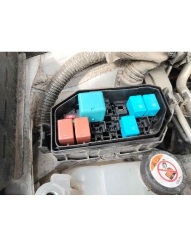 CAJA RELES / FUSIBLES TOYOTA COROLLA TOURING...