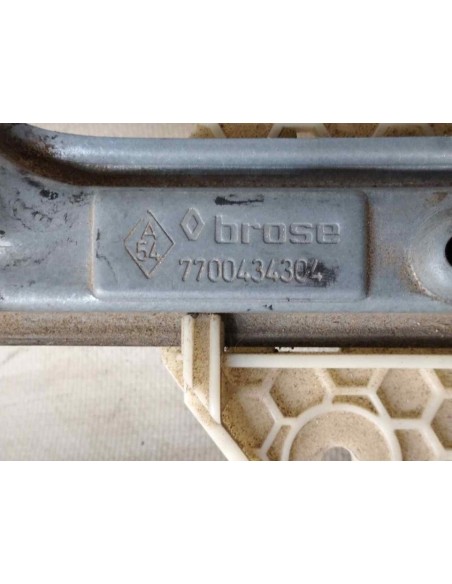 ELEVALUNAS TRASERO DERECHO RENAULT CLIO II FASE I (B/CB0) - 104117