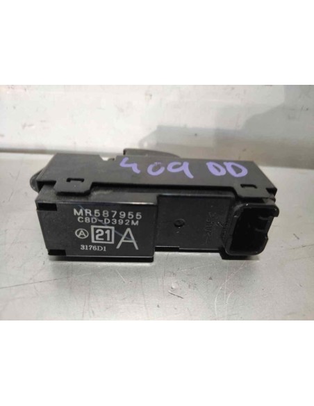 MANDO ELEVALUNAS DELANTERO DERECHO MITSUBISHI L200 (KA0/KB0) - 204551