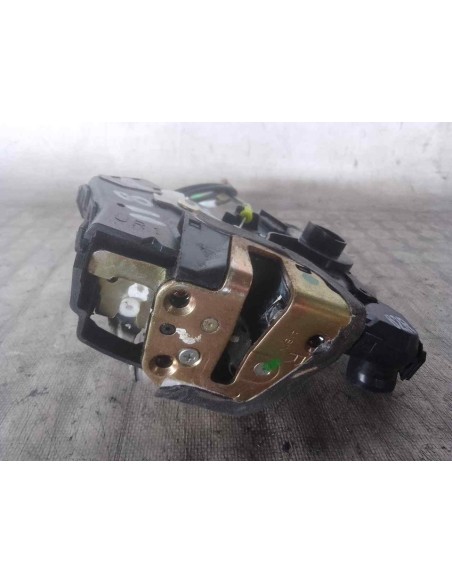 CERRADURA PUERTA DELANTERA DERECHA TOYOTA COROLLA (E12) - 114405
