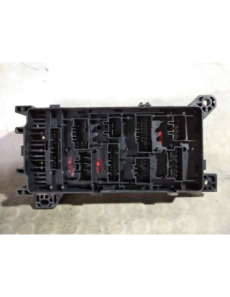 CAJA RELES / FUSIBLES KIA CARNIVAL II (FL) - 110303