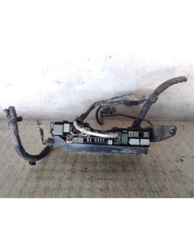 CAJA RELES / FUSIBLES TOYOTA AVENSIS BERLINA...