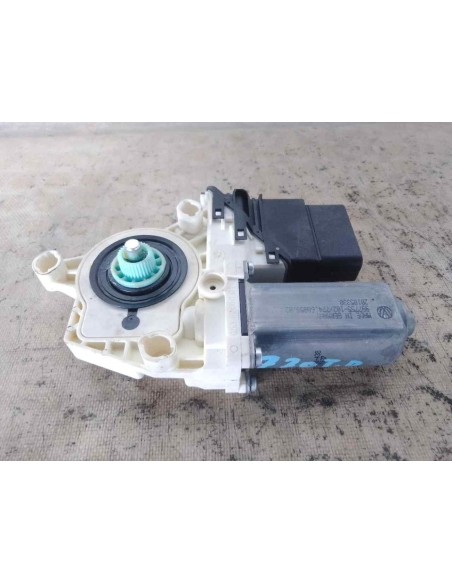 MOTOR ELEVALUNAS TRASERO DERECHO VOLKSWAGEN PASSAT VARIANT (3C5) - 218458