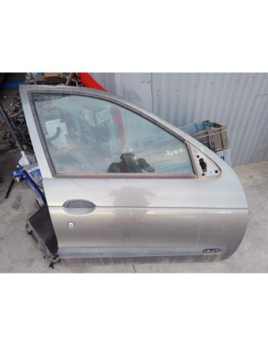 PUERTA DELANTERA DERECHA RENAULT MEGANE I BERL...