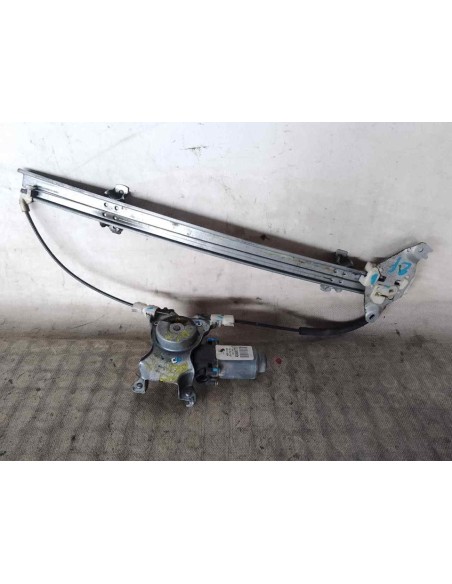 ELEVALUNAS DELANTERO DERECHO NISSAN ALMERA TINO (V10M) - 98427