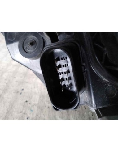 FARO IZQUIERDO FORD FOCUS BERLINA (CB4) - 103026