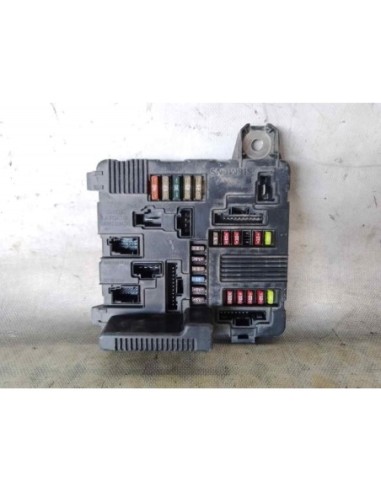 CAJA RELES / FUSIBLES RENAULT MEGANE II...