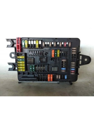CAJA RELES / FUSIBLES BMW SERIE 1 BERLINA 5P...