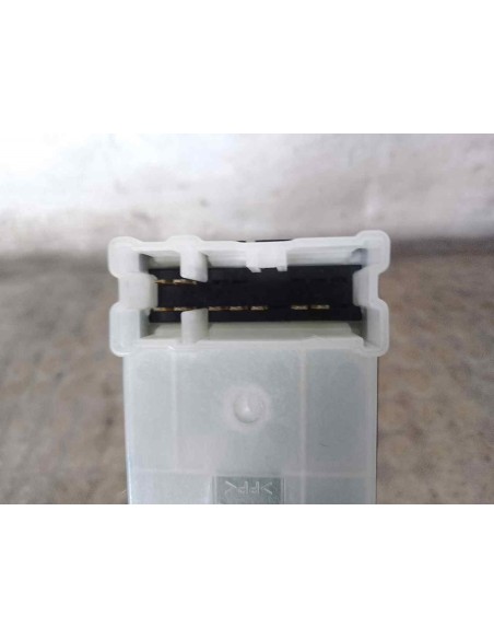 MANDO ELEVALUNAS DELANTERO DERECHO INFINITI Q60 CABRIO - 234536