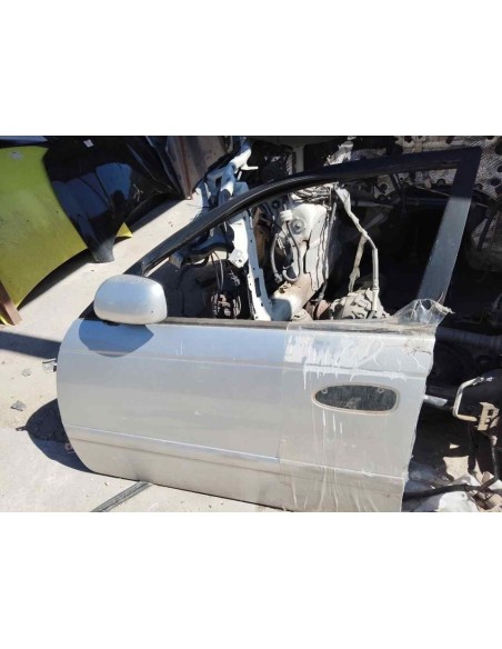 PUERTA DELANTERA IZQUIERDA TOYOTA AVENSIS BERLINA (T22) - 242470