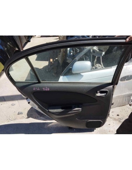 PUERTA TRASERA IZQUIERDA TOYOTA AVENSIS BERLINA (T22) - 244354