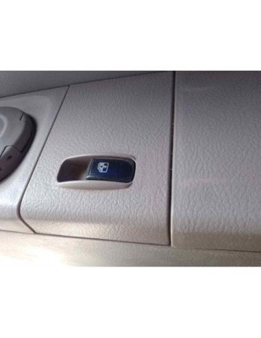 MANDO ELEVALUNAS TRASERO DERECHO KIA CARNIVAL...