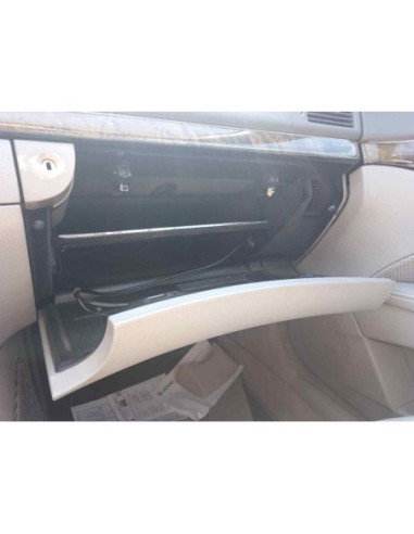 GUANTERA MERCEDES-BENZ CLASE E (BM 211) BERLINA...