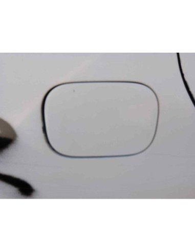 TAPA EXTERIOR COMBUSTIBLE MERCEDES-BENZ CLASE C...