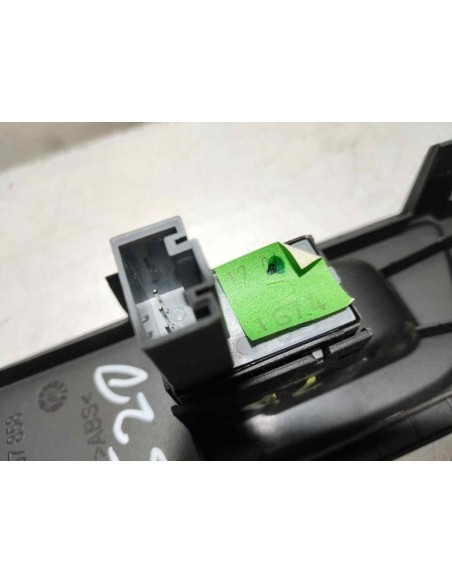 MANDO ELEVALUNAS DELANTERO DERECHO VOLKSWAGEN PASSAT BERLINA (362) - 175274