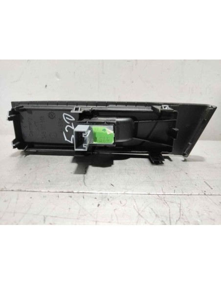 MANDO ELEVALUNAS DELANTERO DERECHO VOLKSWAGEN PASSAT BERLINA (362) - 175274