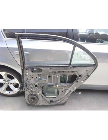 PUERTA TRASERA DERECHA TOYOTA AVENSIS BERLINA...