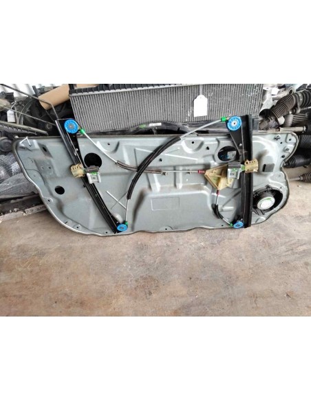 ELEVALUNAS DELANTERO DERECHO VOLKSWAGEN POLO IV (9N3) - 242003
