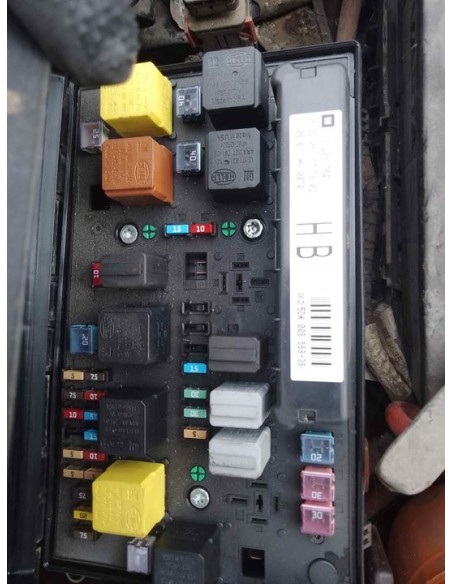 CAJA RELES / FUSIBLES OPEL ASTRA H BERLINA - 244416