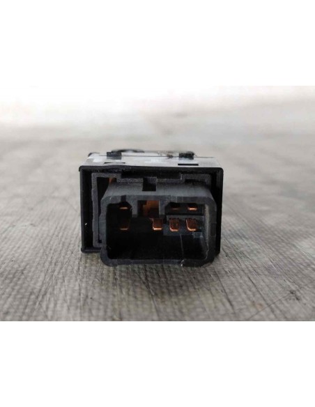 MANDO ELEVALUNAS TRASERO IZQUIERDO KIA SORENTO (BL) - 112069