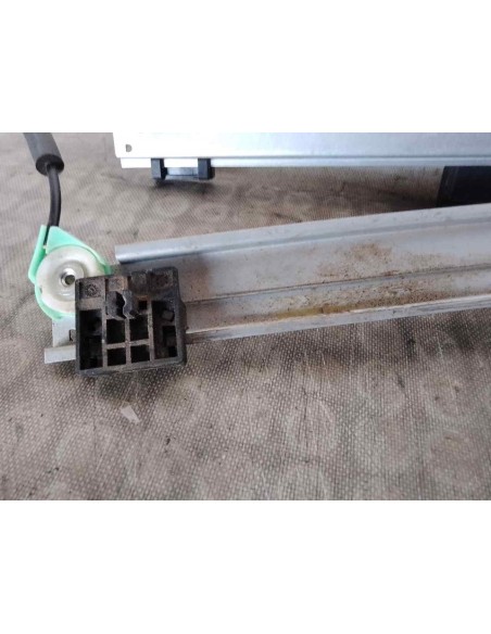 ELEVALUNAS DELANTERO DERECHO AUDI A4 AVANT (8E) - 130584