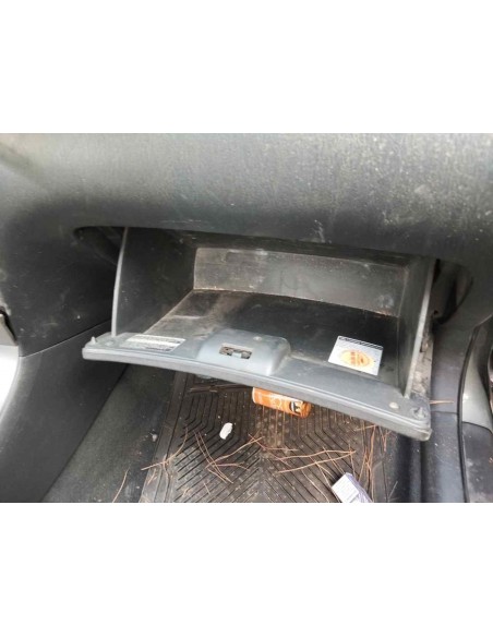 GUANTERA TOYOTA COROLLA (E12) - 251724