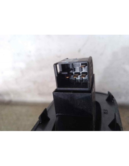 MANDO ELEVALUNAS DELANTERO DERECHO SEAT LEON (1M1) - 233429