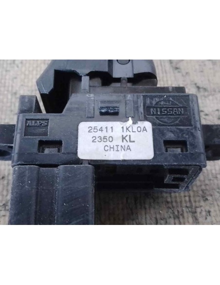 MANDO ELEVALUNAS DELANTERO DERECHO NISSAN JUKE (F15E) - 182107