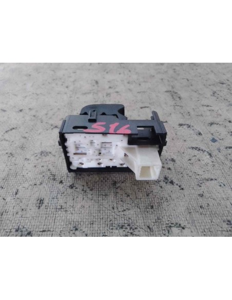 MANDO ELEVALUNAS TRASERO DERECHO TOYOTA PRIUS (ZVW30) - 174568