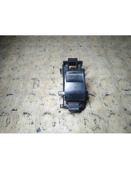 MANDO ELEVALUNAS DELANTERO DERECHO TOYOTA YARIS (KSP1/NLP1/NSP1) - 180181