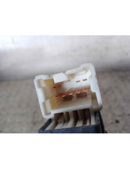 MANDO ELEVALUNAS TRASERO IZQUIERDO NISSAN PICKUP (D22) - 127794