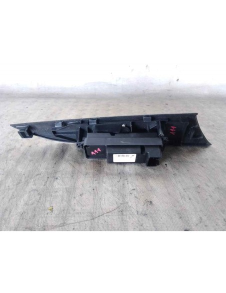 MANDO ELEVALUNAS DELANTERO DERECHO MAZDA 3 BERLINA (BK) - 102856