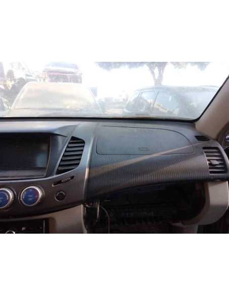 MANDO ELEVALUNAS TRASERO DERECHO MITSUBISHI L200 (KA0/KB0) - 204553