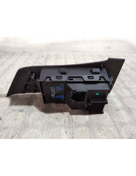 MANDO ELEVALUNAS DELANTERO DERECHO OPEL ASTRA J BERLINA 5P - 105405