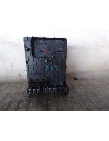 CAJA RELES / FUSIBLES VOLKSWAGEN PASSAT BERLINA...