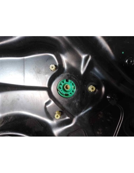 ELEVALUNAS TRASERO DERECHO VOLKSWAGEN PASSAT VARIANT (3C5) - 217566
