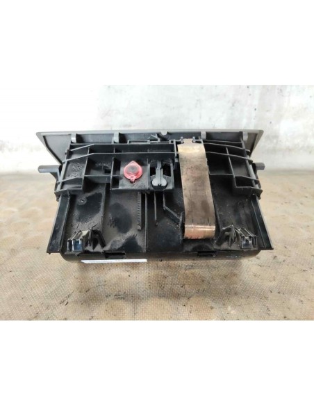 GUANTERA FORD FOCUS BERLINA (CAP) - 233457