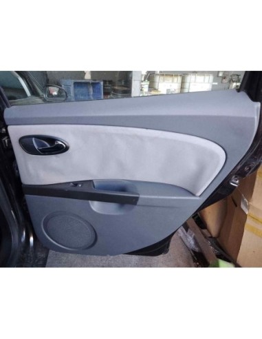 GUARNECIDO PUERTA TRASERA DERECHA SEAT LEON...