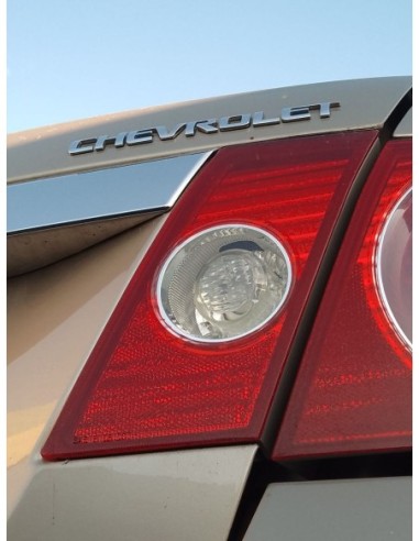PILOTO TRASERO DERECHO INTERIOR CHEVROLET EPICA...
