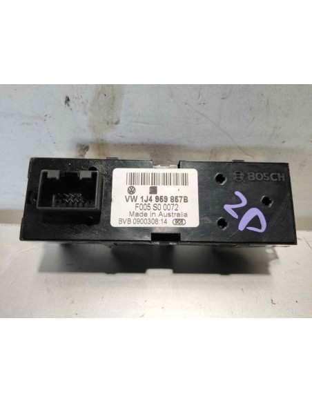 MANDO ELEVALUNAS DELANTERO IZQUIERDO VOLKSWAGEN PASSAT BERLINA (3B3) - 267447