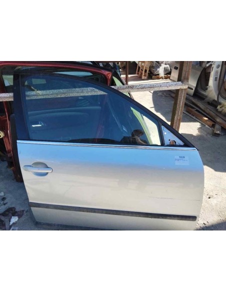 PUERTA DELANTERA DERECHA VOLKSWAGEN PASSAT BERLINA (3B3) - 267529