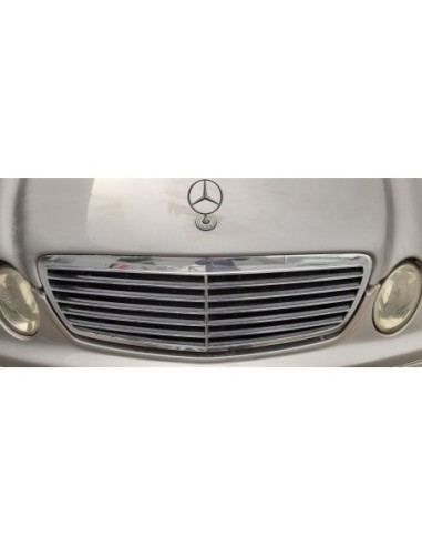 REJILLA DELANTERA MERCEDES-BENZ CLASE E (BM...